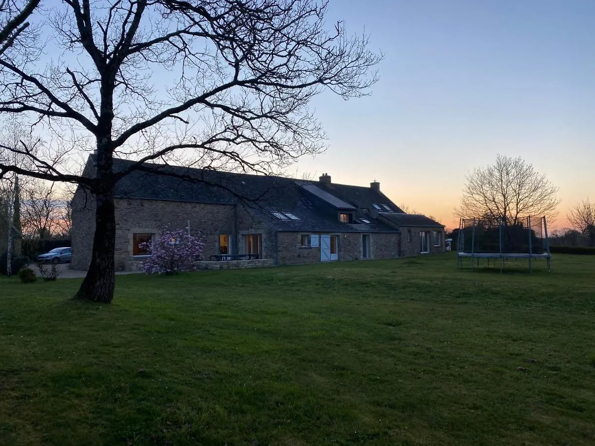 Maisonbel, Gite Convivial Bretagne Vannes Sarzeau 15 Personnes Surzur 0*,